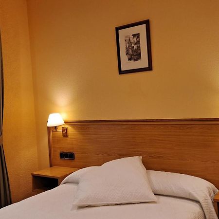 Pension La Concha Сан-Себастьян Экстерьер фото