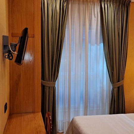 Pension La Concha Сан-Себастьян Экстерьер фото