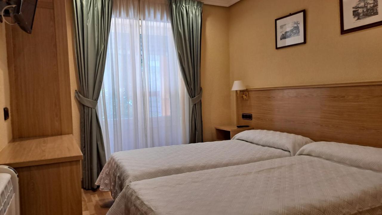 Pension La Concha Сан-Себастьян Экстерьер фото