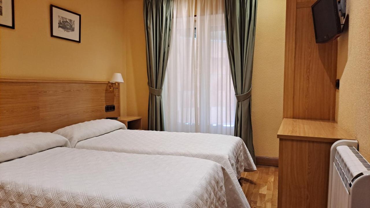Pension La Concha Сан-Себастьян Экстерьер фото