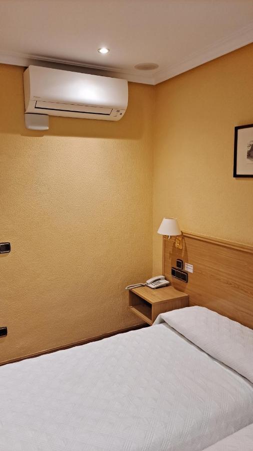 Pension La Concha Сан-Себастьян Экстерьер фото