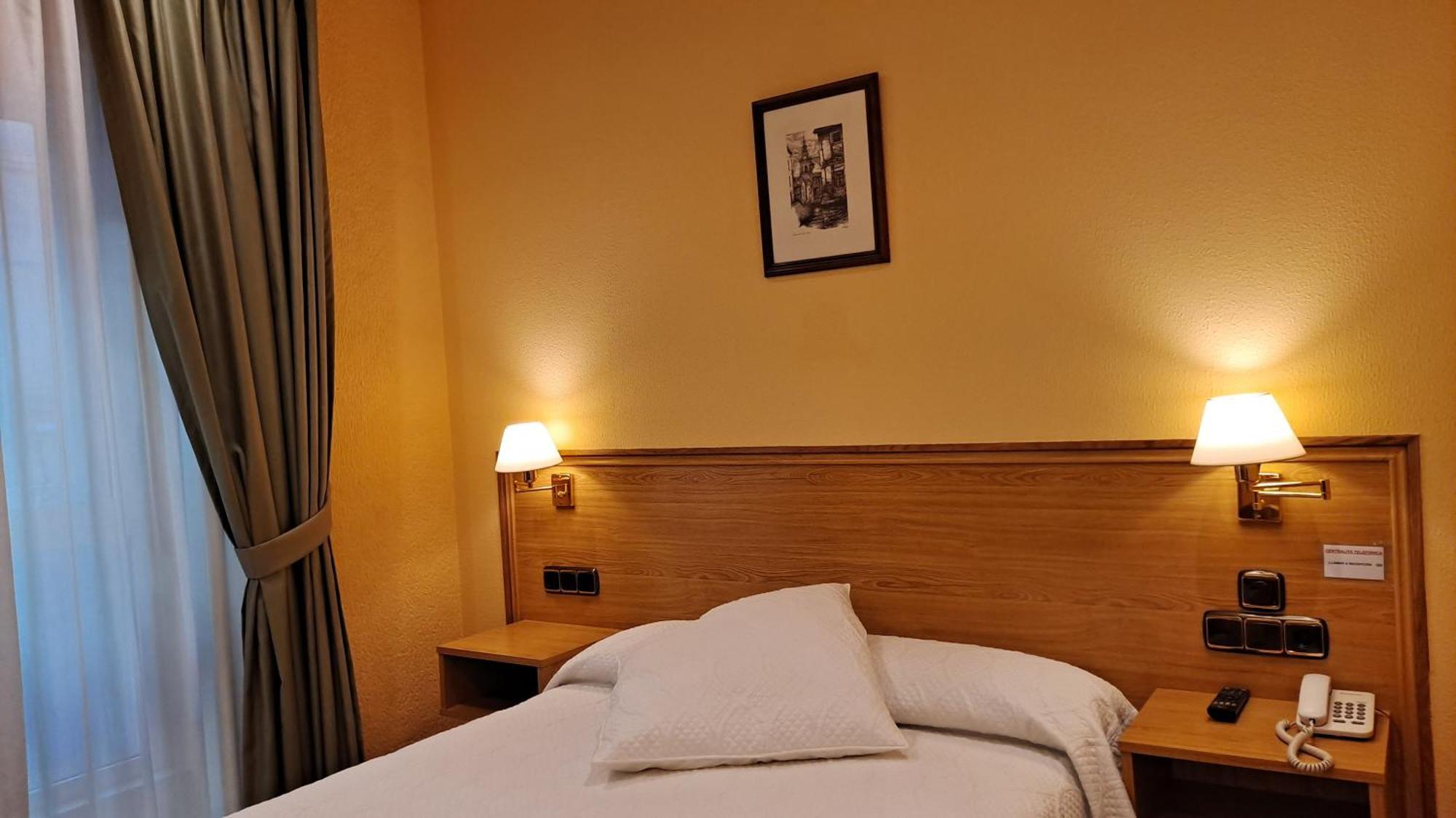 Pension La Concha Сан-Себастьян Экстерьер фото