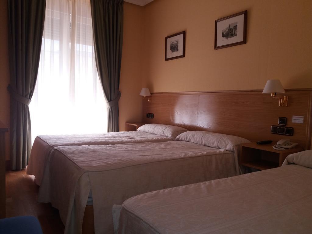 Pension La Concha Сан-Себастьян Экстерьер фото