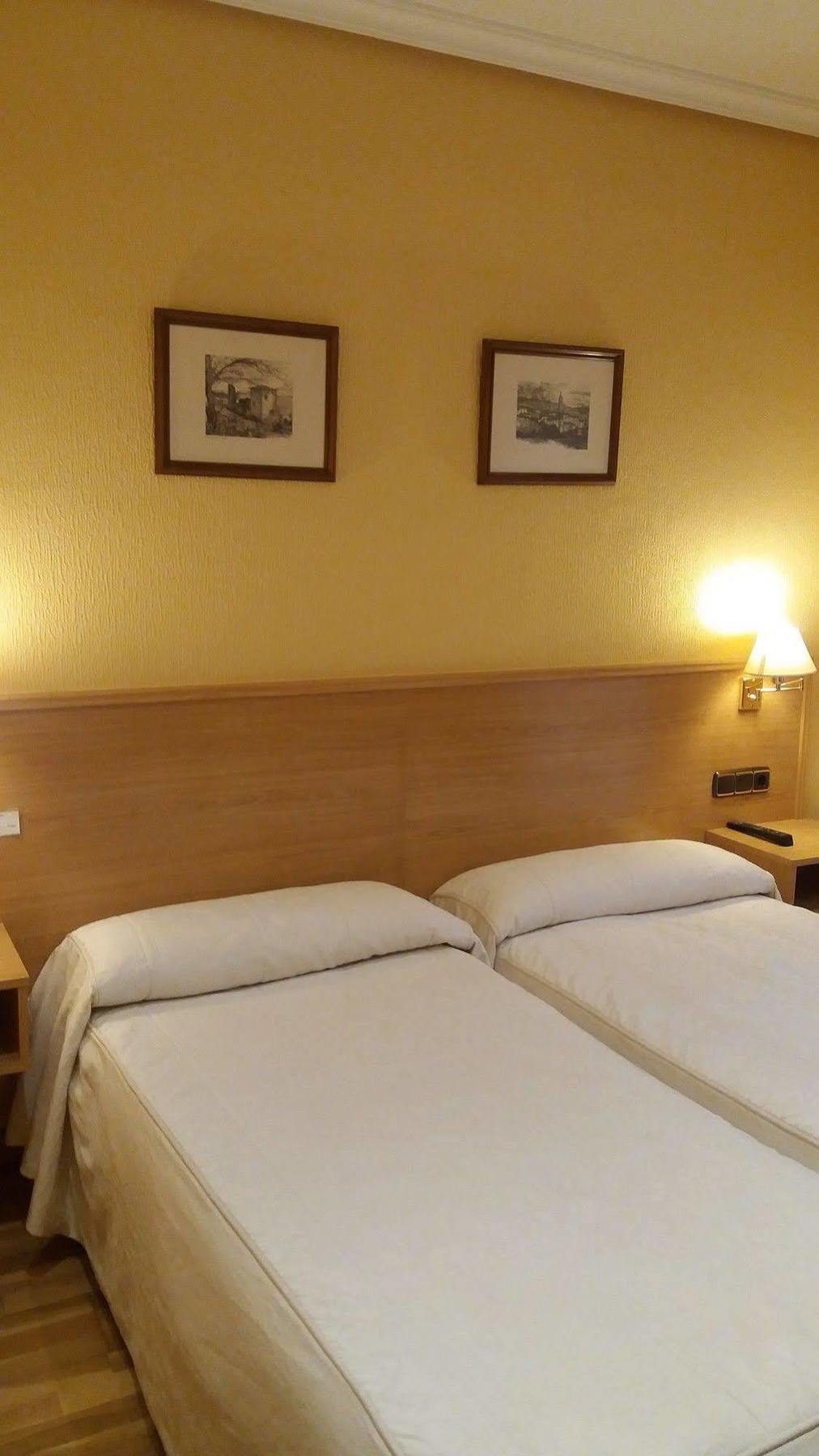 Pension La Concha Сан-Себастьян Экстерьер фото