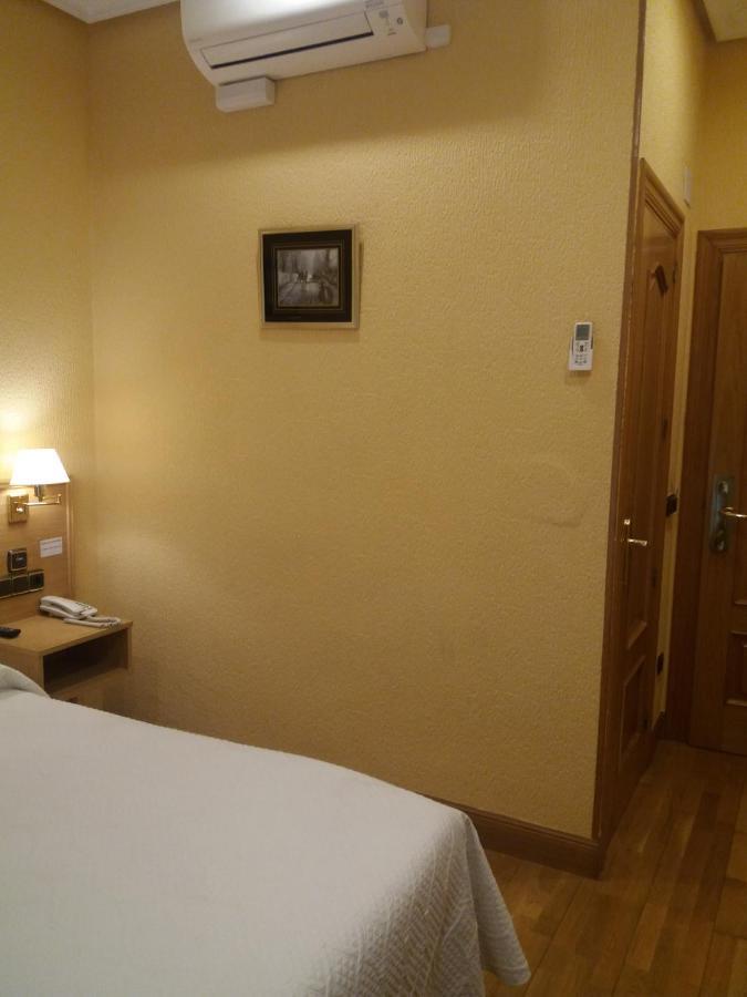 Pension La Concha Сан-Себастьян Экстерьер фото